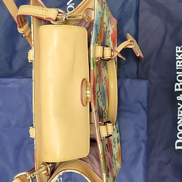 Dooney & Bourke 1975 Hibiscus Tote Handbag NWOT - Picture 6 of 8